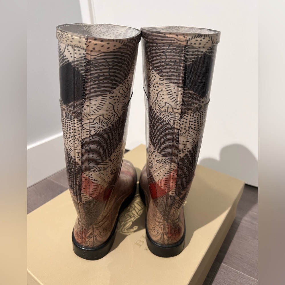 Burberry rain boot - Picture 6 of 8